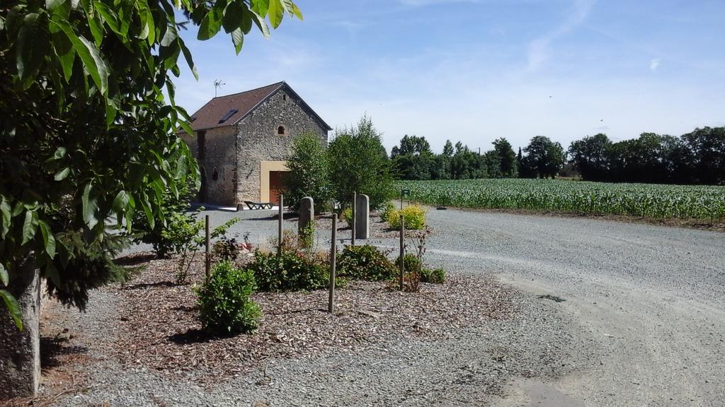 Вілла Maison De Vacances Avec Piscine Interieure - Le Grand Champagne Saint-Victeur Екстер'єр фото